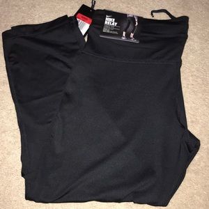 Nike Tight Fit Crop Leggings